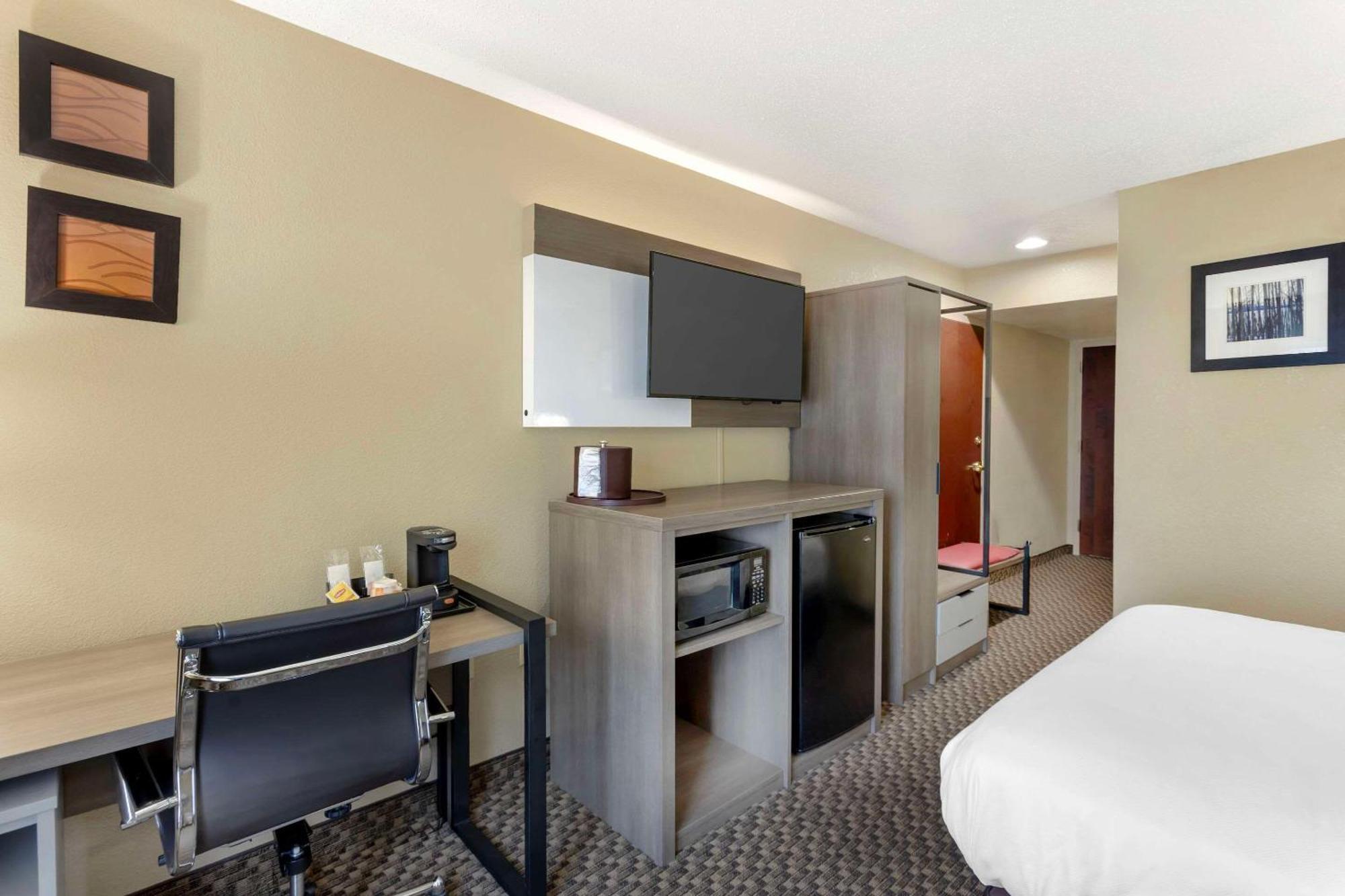 Comfort Inn & Suites Carneys Point Exterior foto